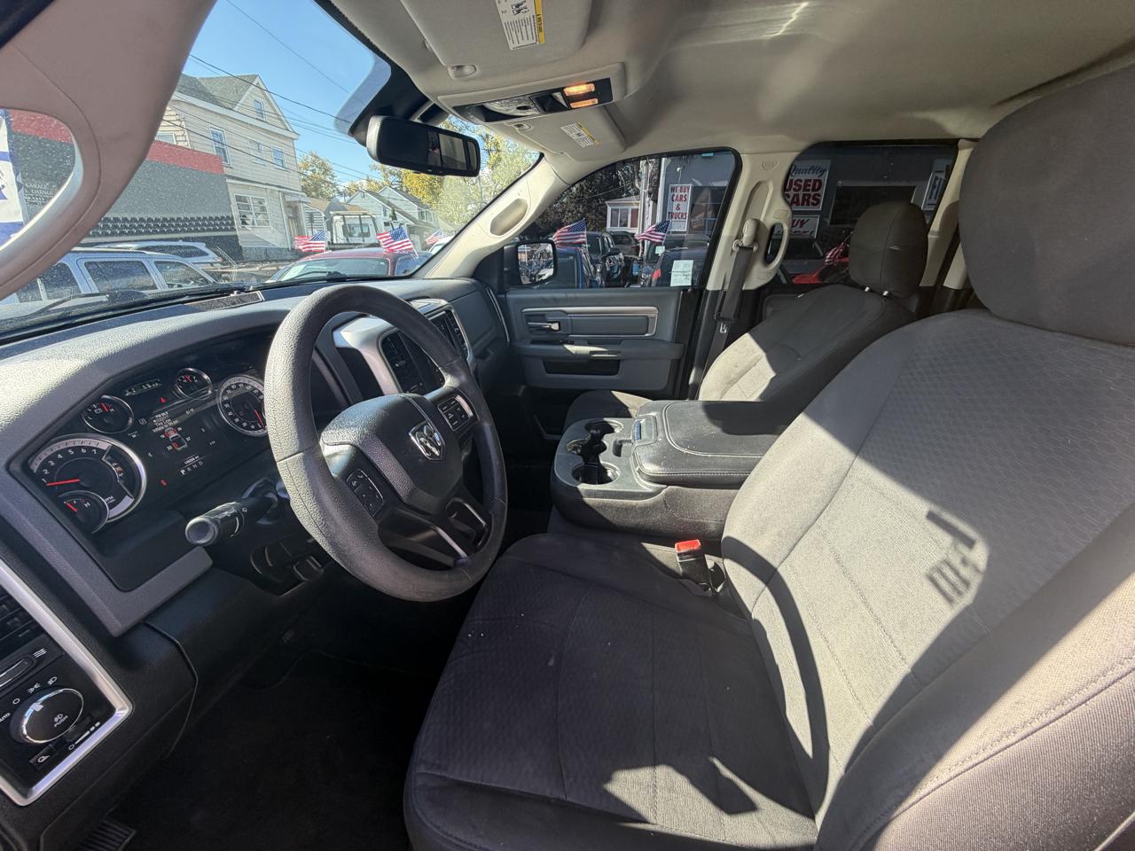 RAM 1500 SLT Quad Cab 4WD 2020