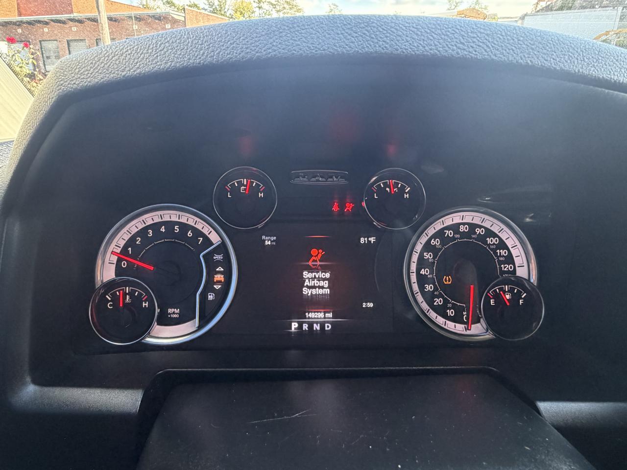 RAM 1500 SLT Quad Cab 4WD 2020
