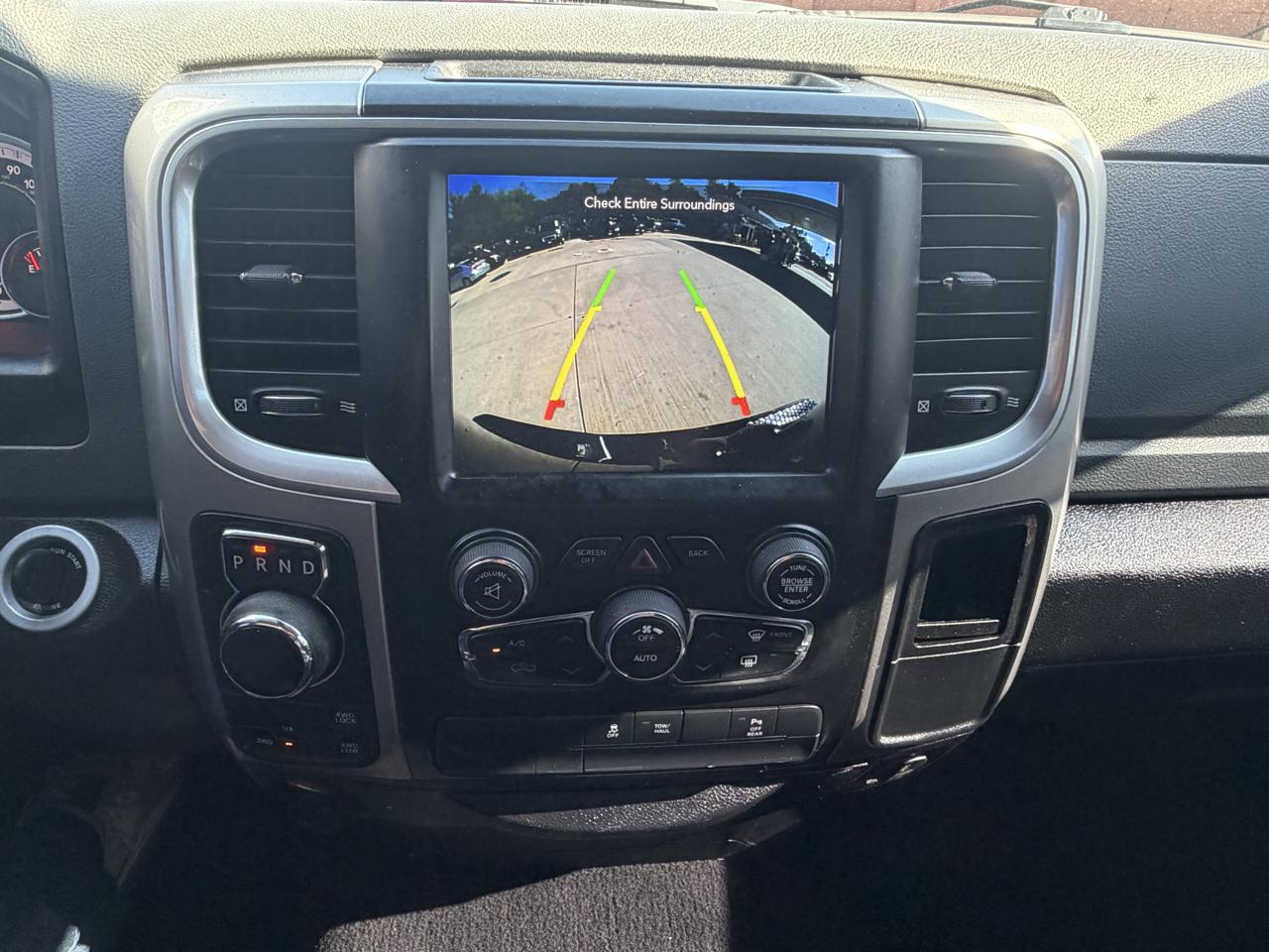 RAM 1500 SLT Quad Cab 4WD 2020