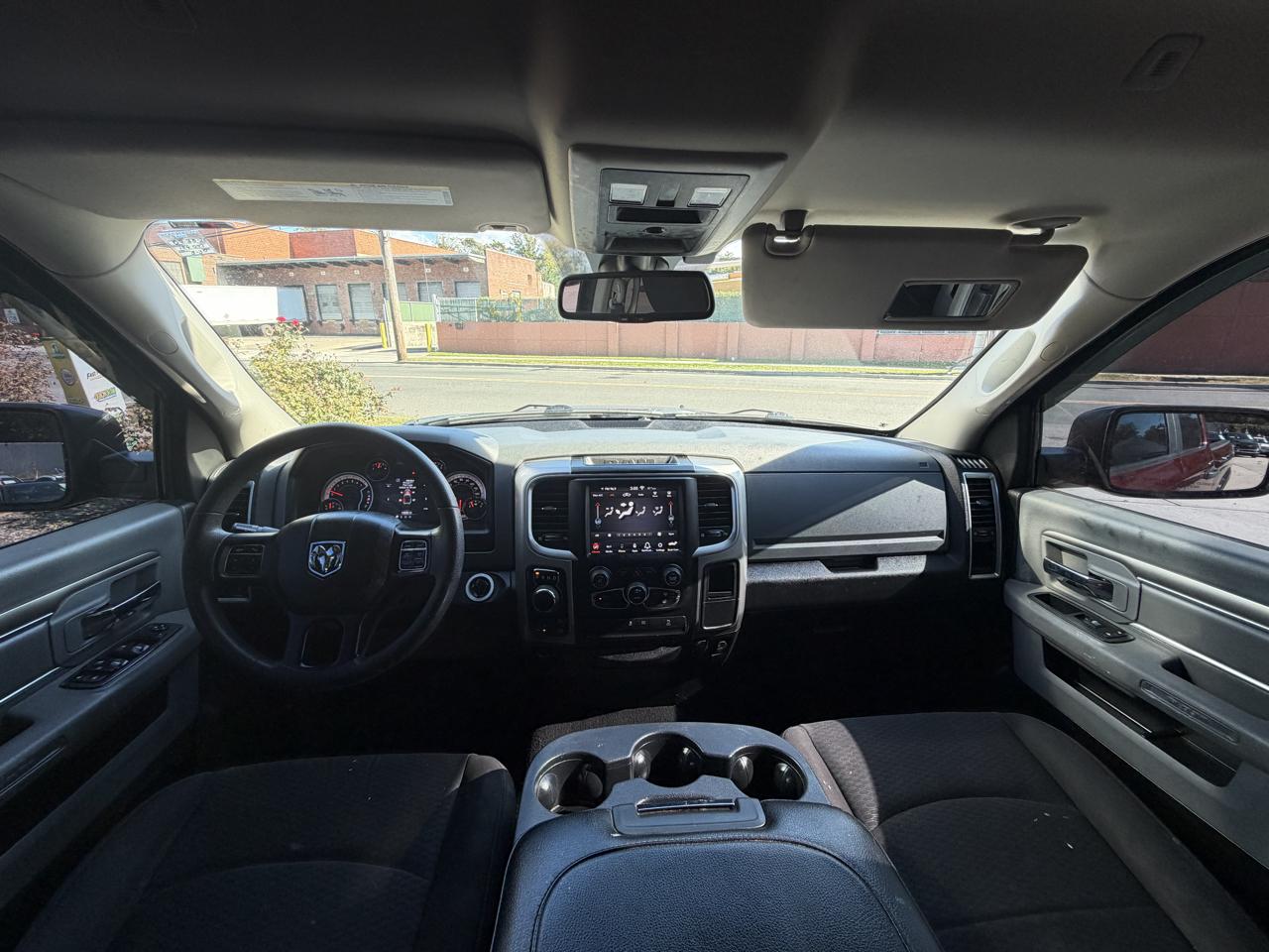 RAM 1500 SLT Quad Cab 4WD 2020