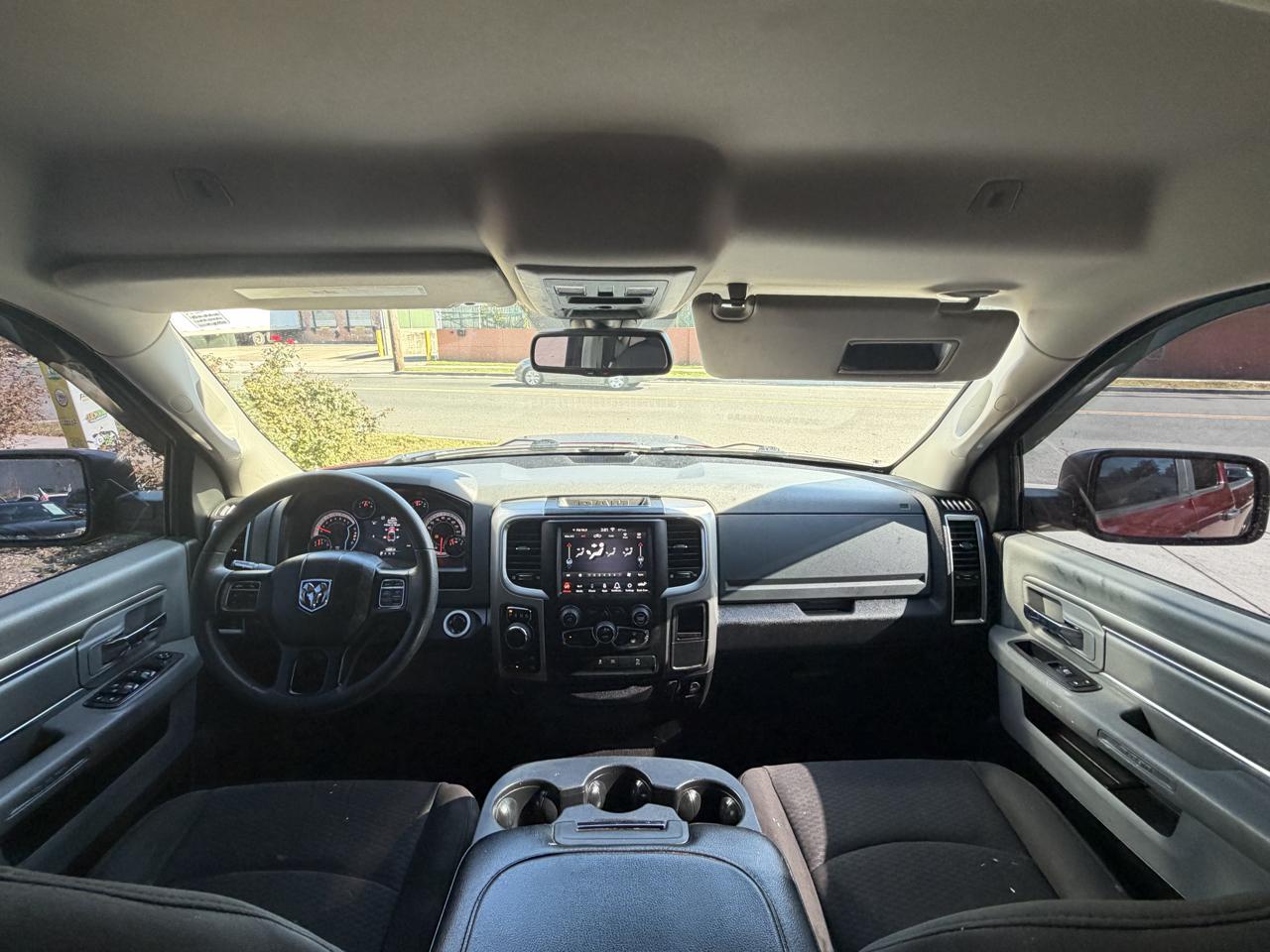 RAM 1500 SLT Quad Cab 4WD 2020