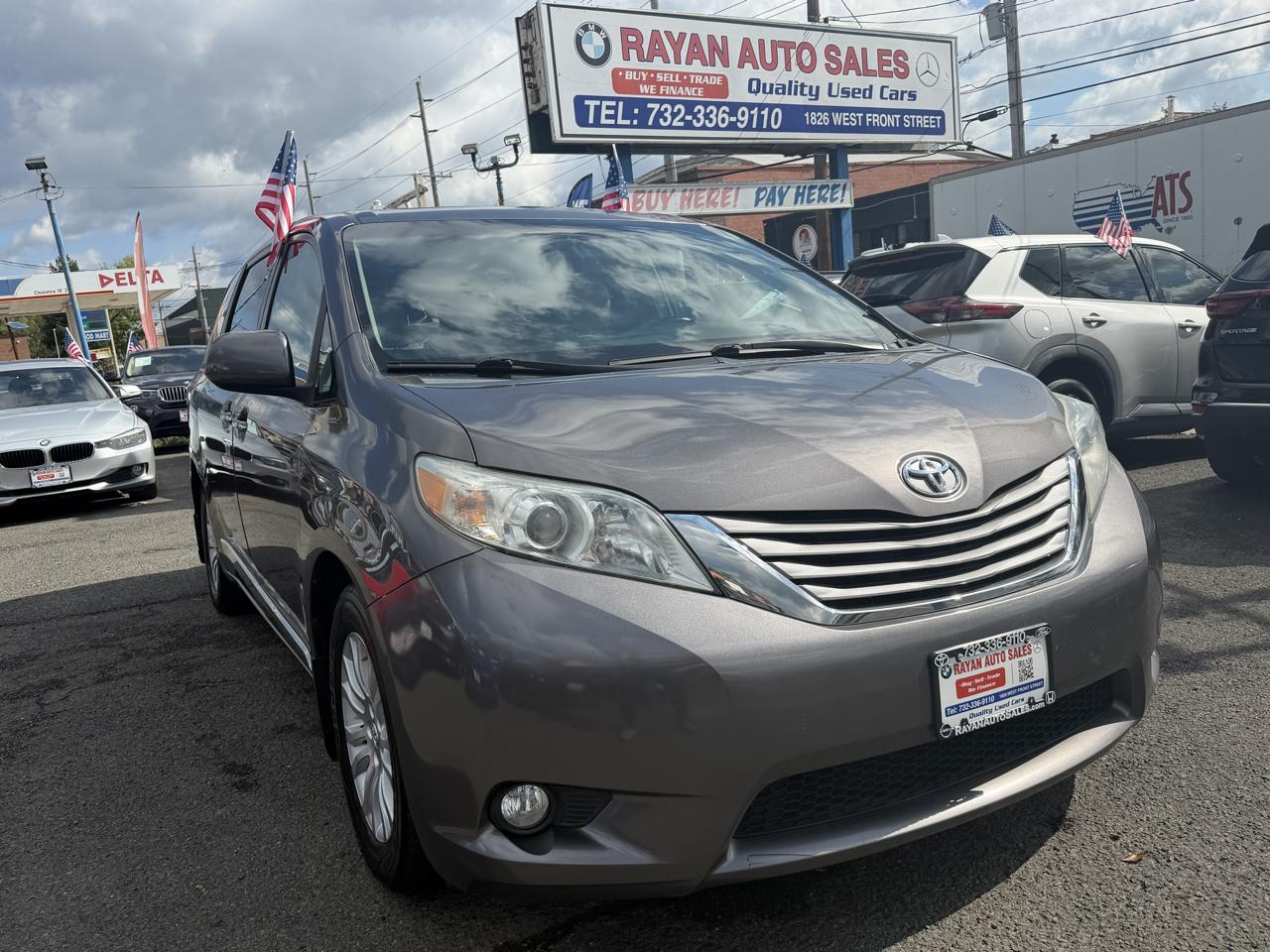Toyota Sienna XLE FWD 8-Passenger V6 2016
