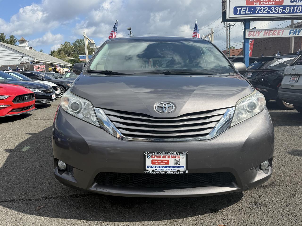 Toyota Sienna XLE FWD 8-Passenger V6 2016