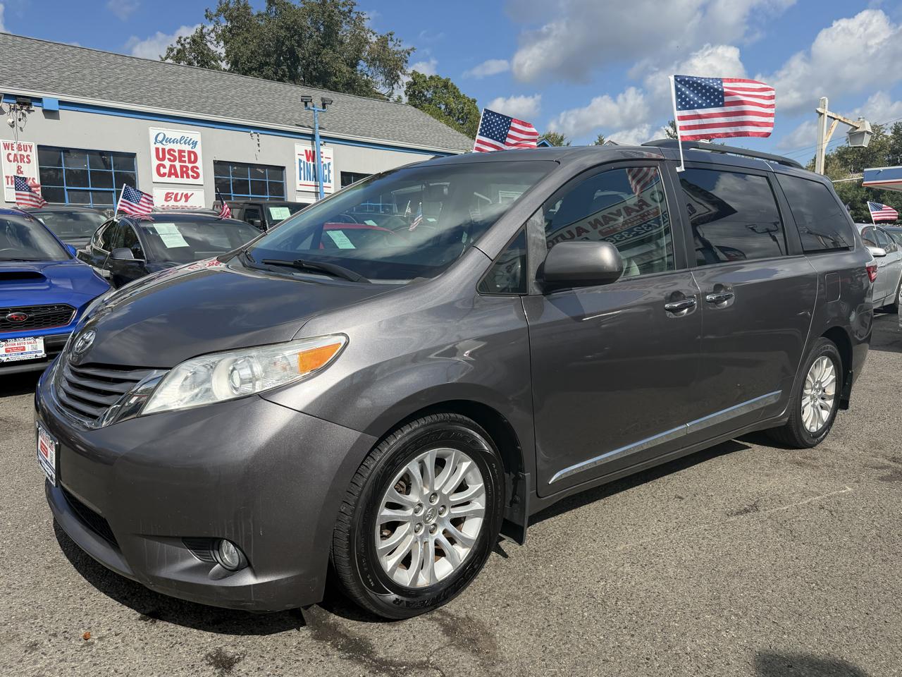 Toyota Sienna XLE FWD 8-Passenger V6 2016