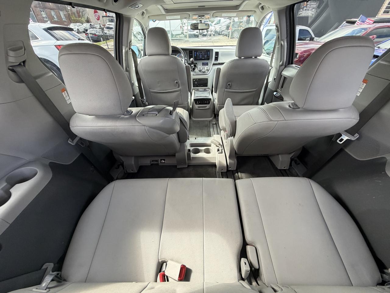 Toyota Sienna XLE FWD 8-Passenger V6 2016