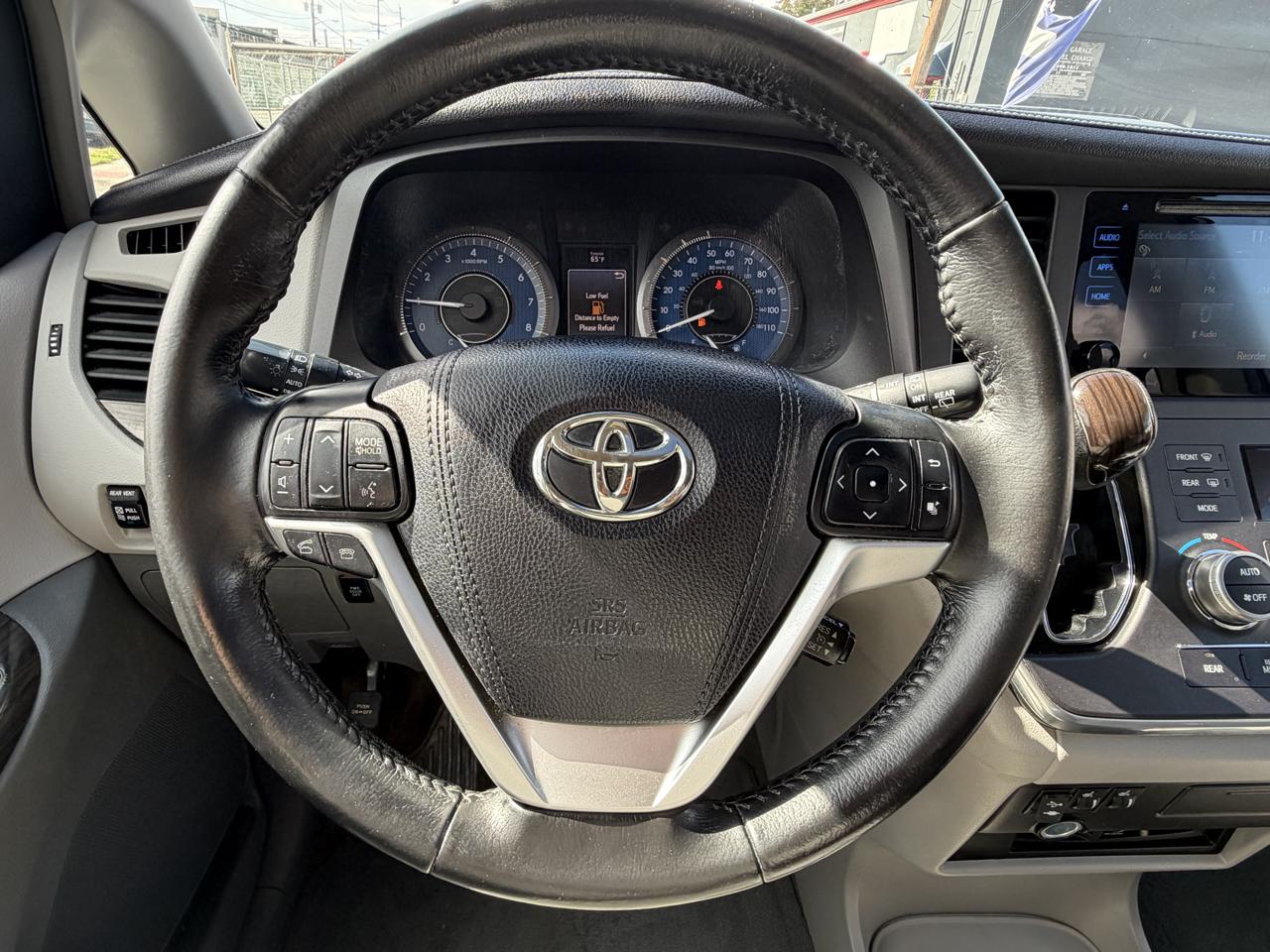 Toyota Sienna XLE FWD 8-Passenger V6 2016