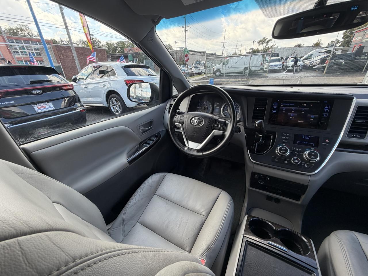 Toyota Sienna XLE FWD 8-Passenger V6 2016