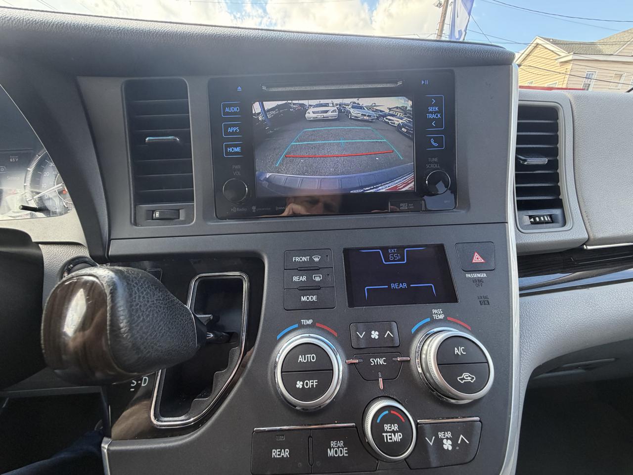 Toyota Sienna XLE FWD 8-Passenger V6 2016