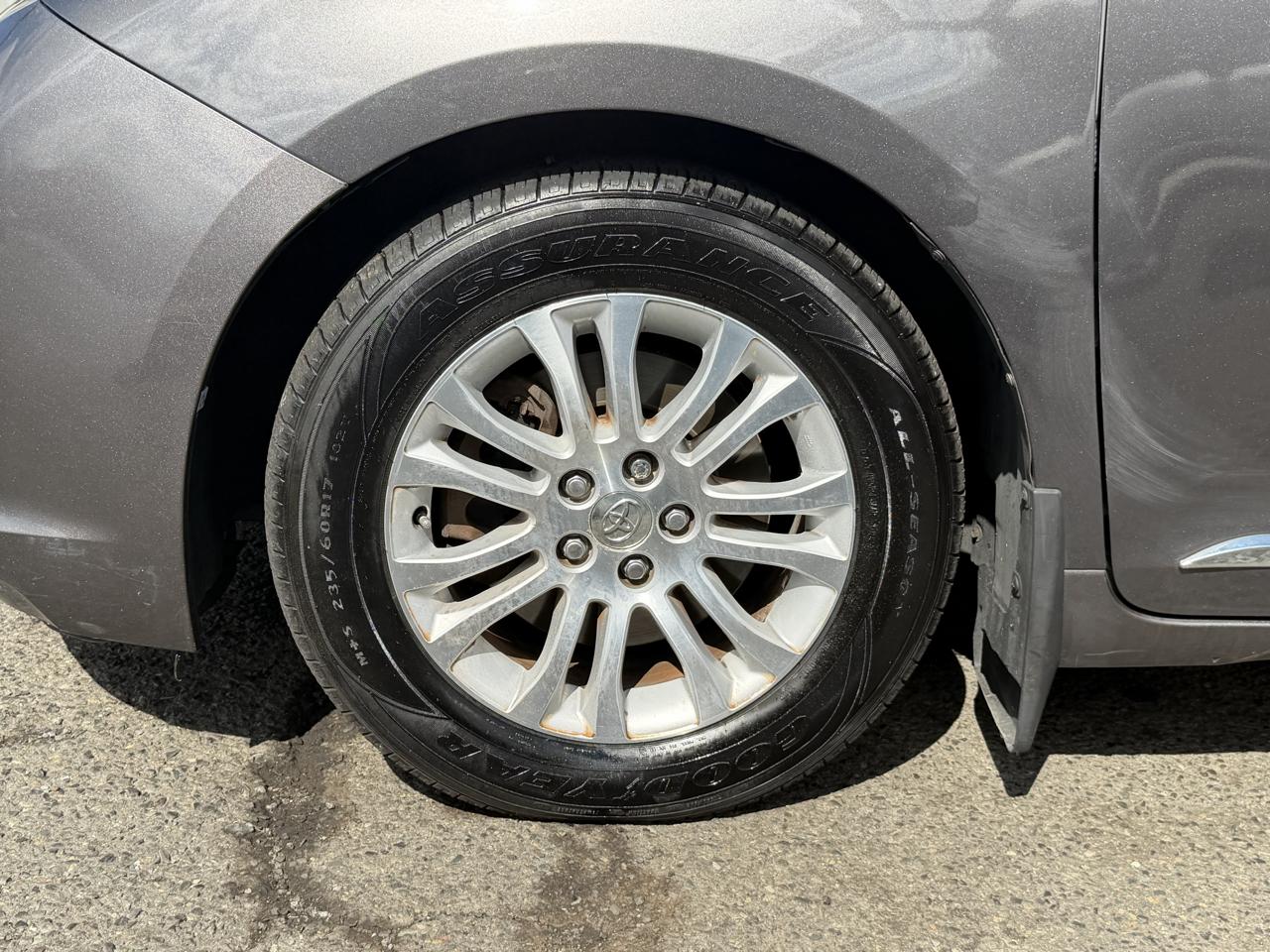Toyota Sienna XLE FWD 8-Passenger V6 2016