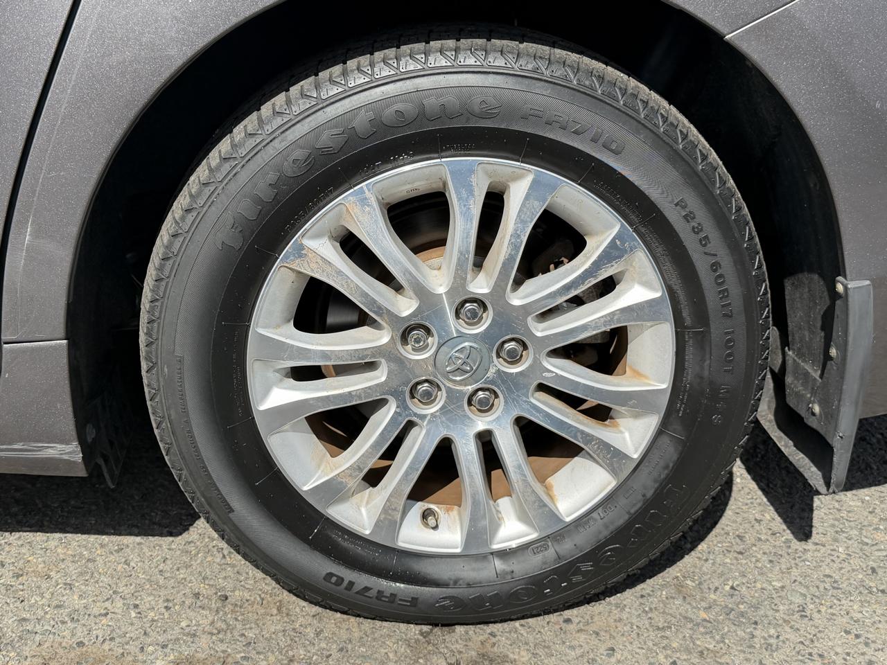Toyota Sienna XLE FWD 8-Passenger V6 2016