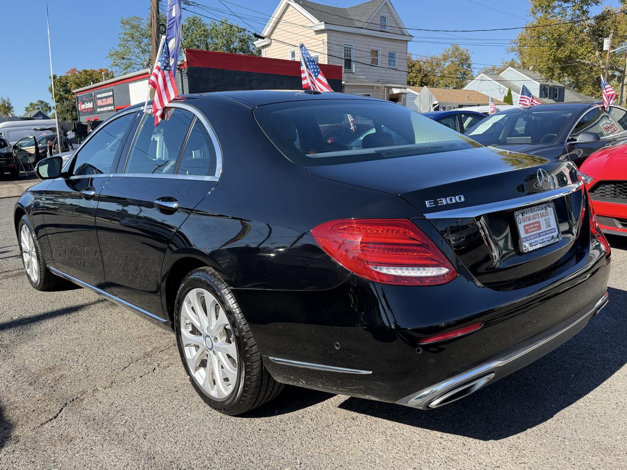 Mercedes-Benz E-Class E300 Luxury 4MATIC Sedan 2017