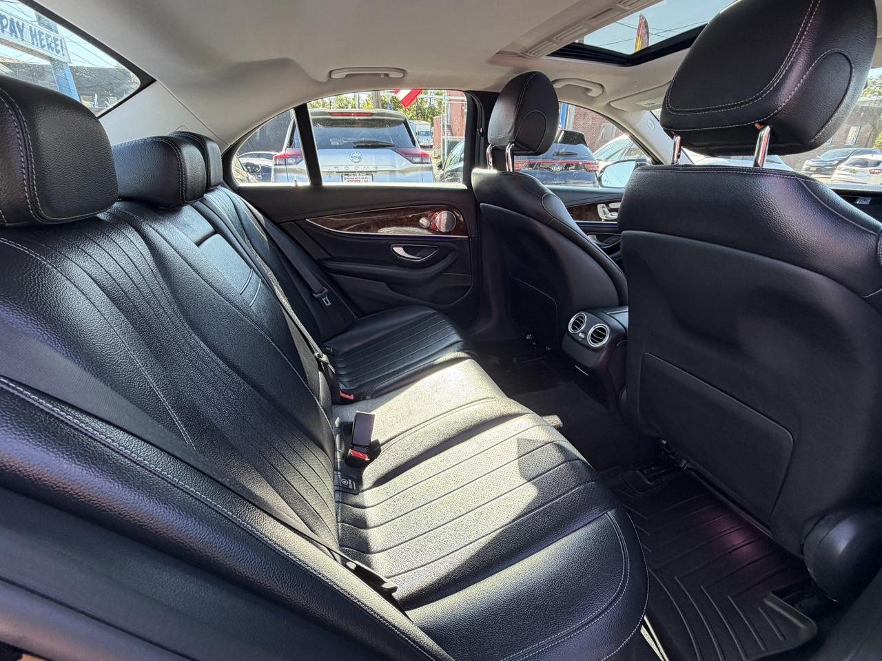 Mercedes-Benz E-Class E300 Luxury 4MATIC Sedan 2017