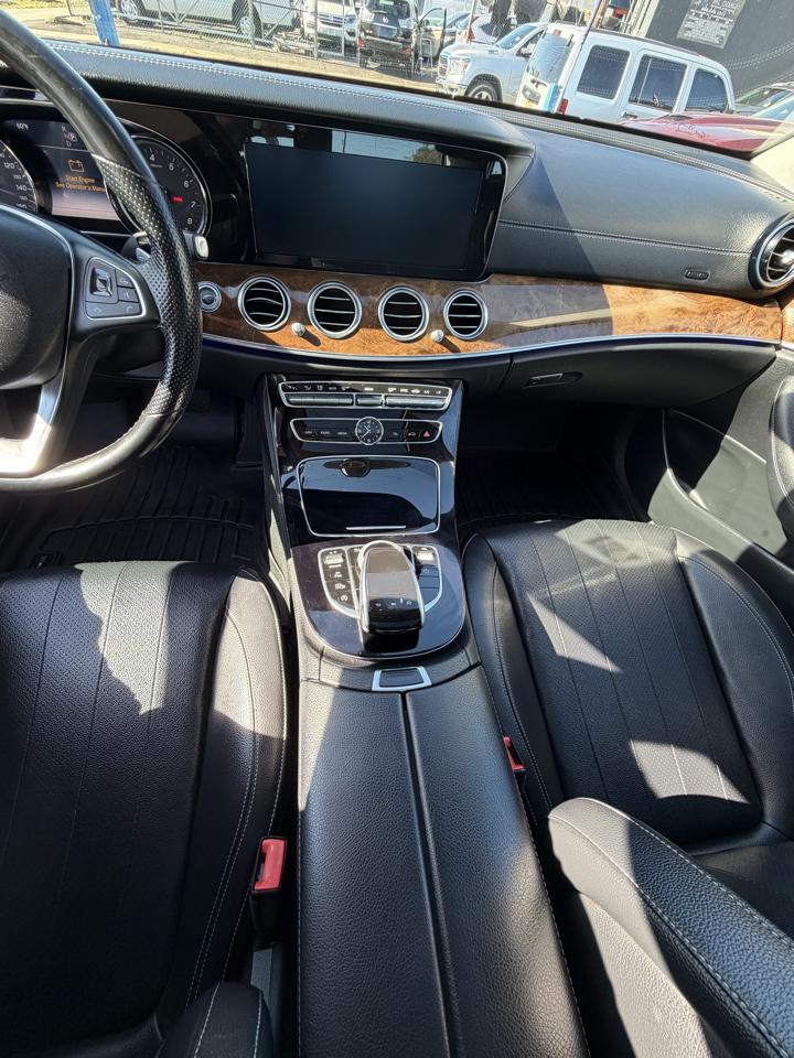 Mercedes-Benz E-Class E300 Luxury 4MATIC Sedan 2017