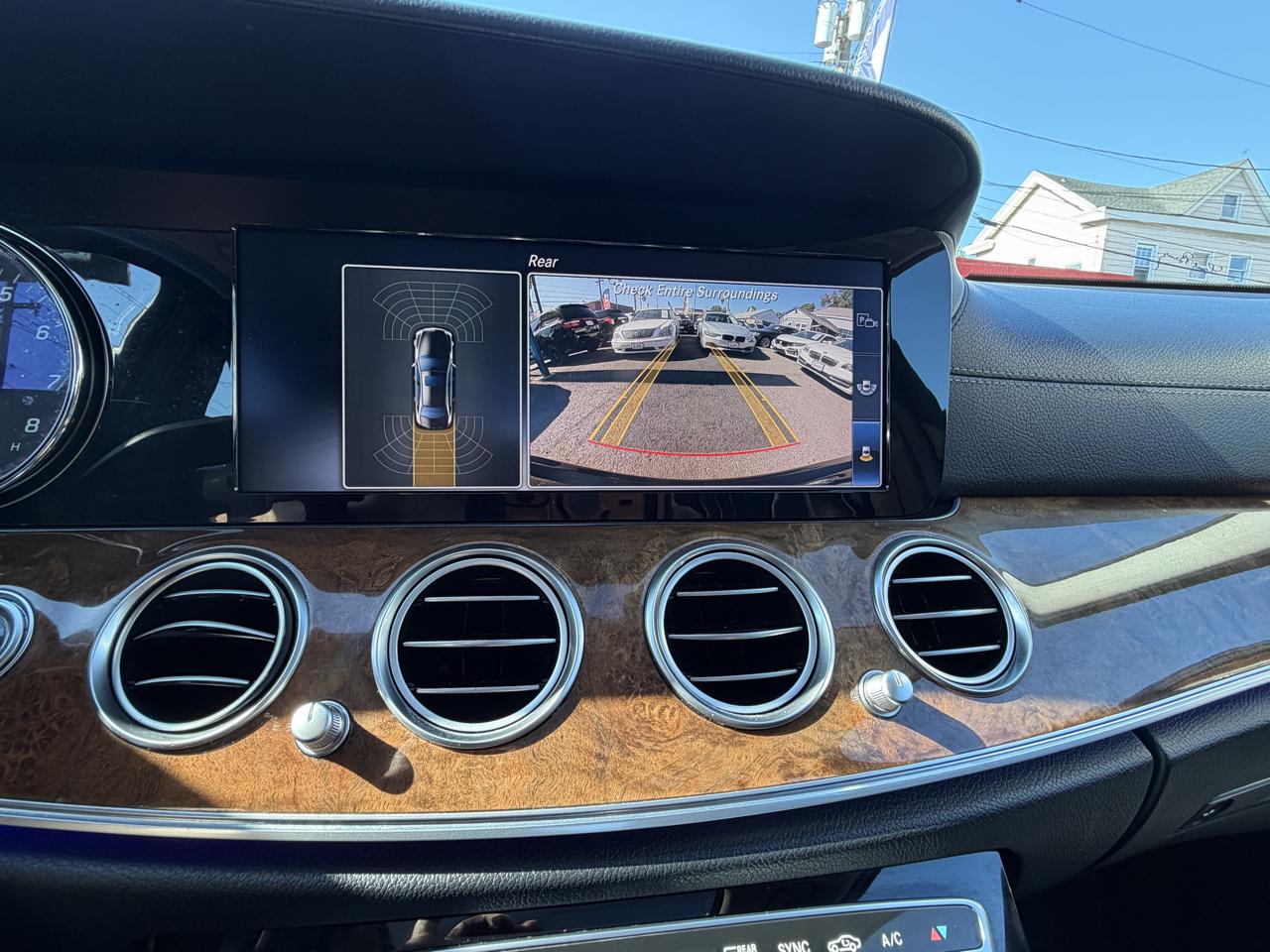 Mercedes-Benz E-Class E300 Luxury 4MATIC Sedan 2017