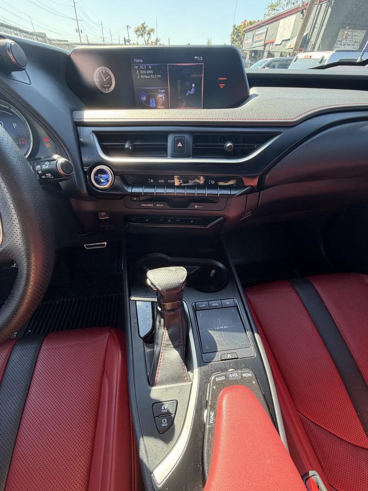 Lexus UX 250h F SPORT 2019
