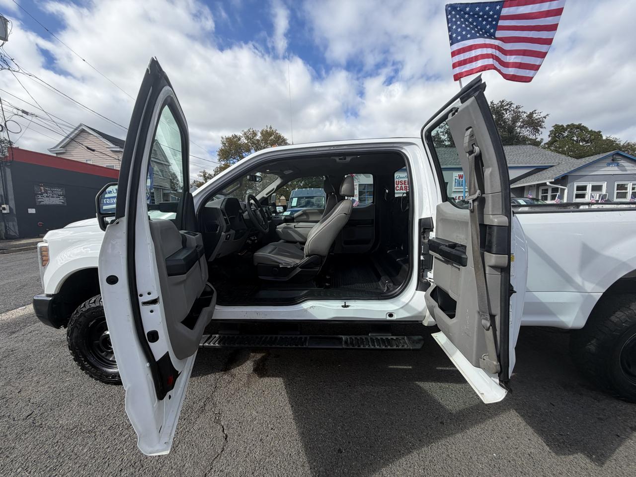 Ford F-250 SD XLT SuperCab Long Bed 4WD 2019