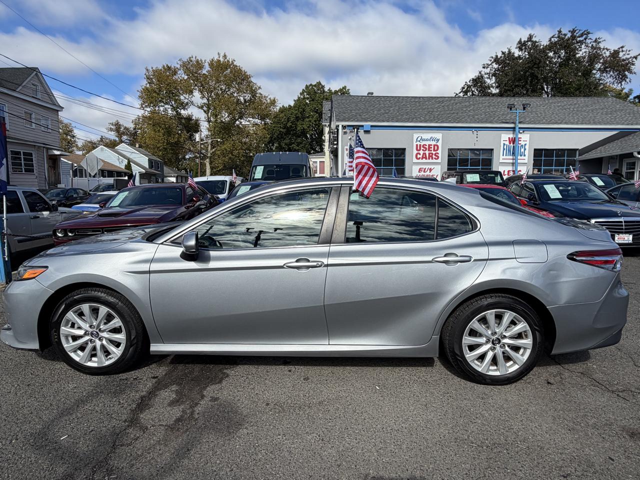 Toyota Camry 4dr Sdn LE Auto 2019