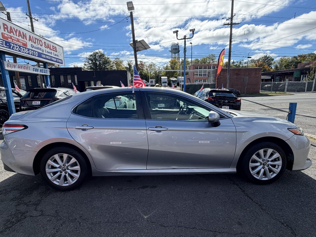 Toyota Camry 4dr Sdn LE Auto 2019
