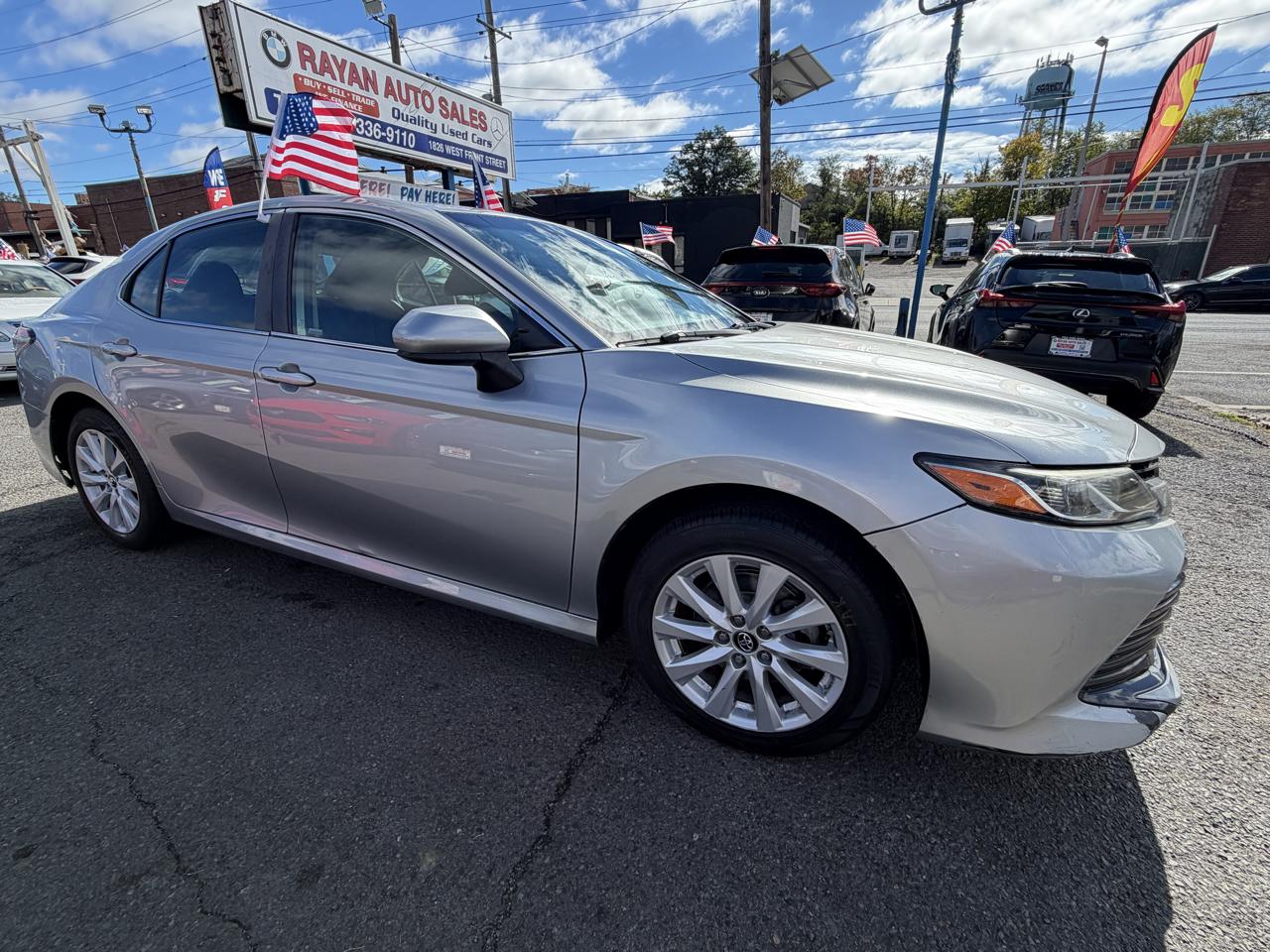 Toyota Camry 4dr Sdn LE Auto 2019