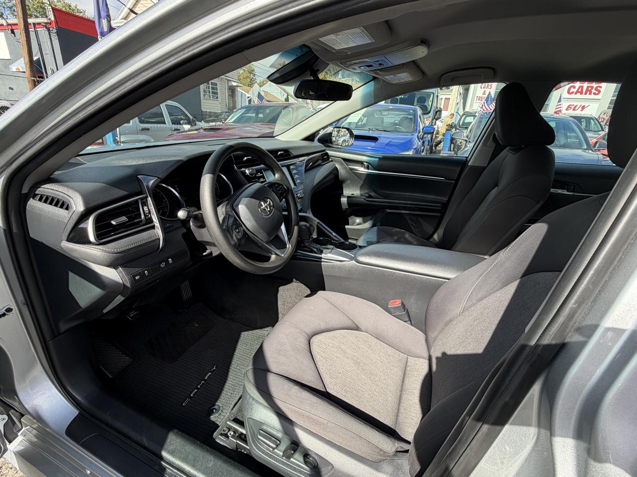 Toyota Camry 4dr Sdn LE Auto 2019