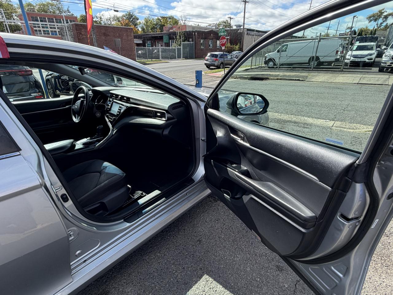 Toyota Camry 4dr Sdn LE Auto 2019