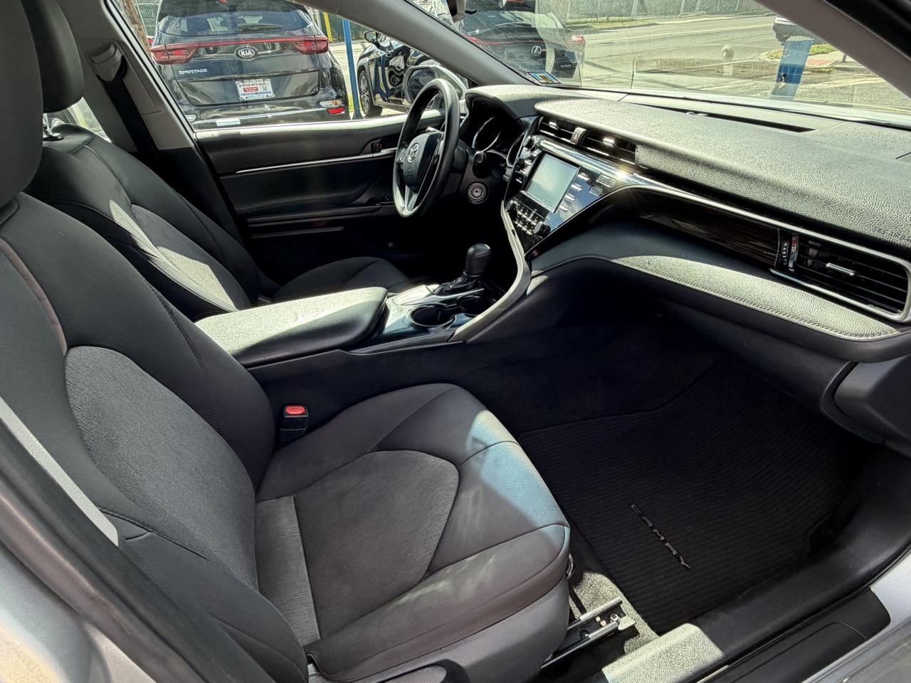 Toyota Camry 4dr Sdn LE Auto 2019