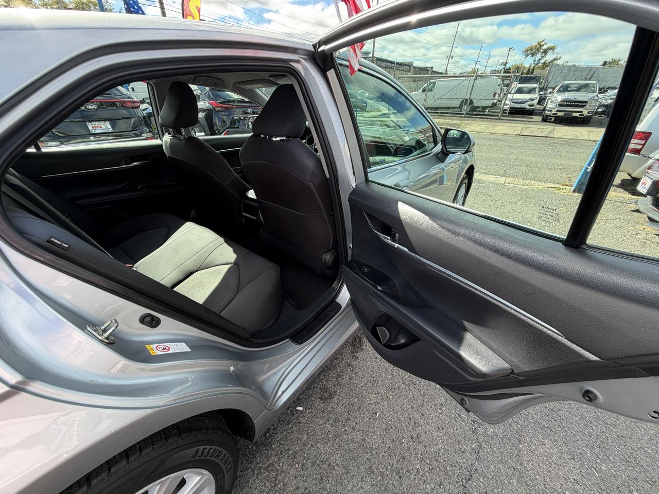 Toyota Camry 4dr Sdn LE Auto 2019