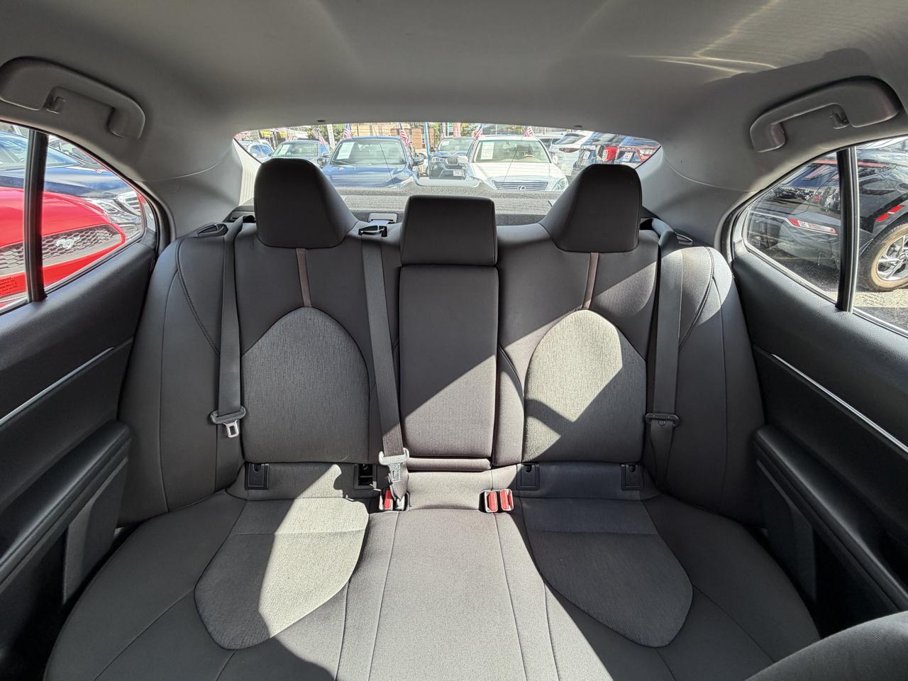 Toyota Camry 4dr Sdn LE Auto 2019