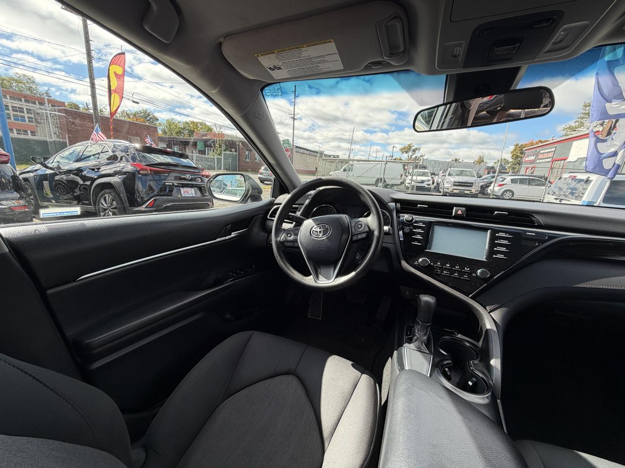 Toyota Camry 4dr Sdn LE Auto 2019