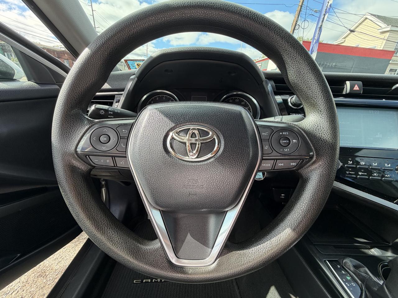 Toyota Camry 4dr Sdn LE Auto 2019