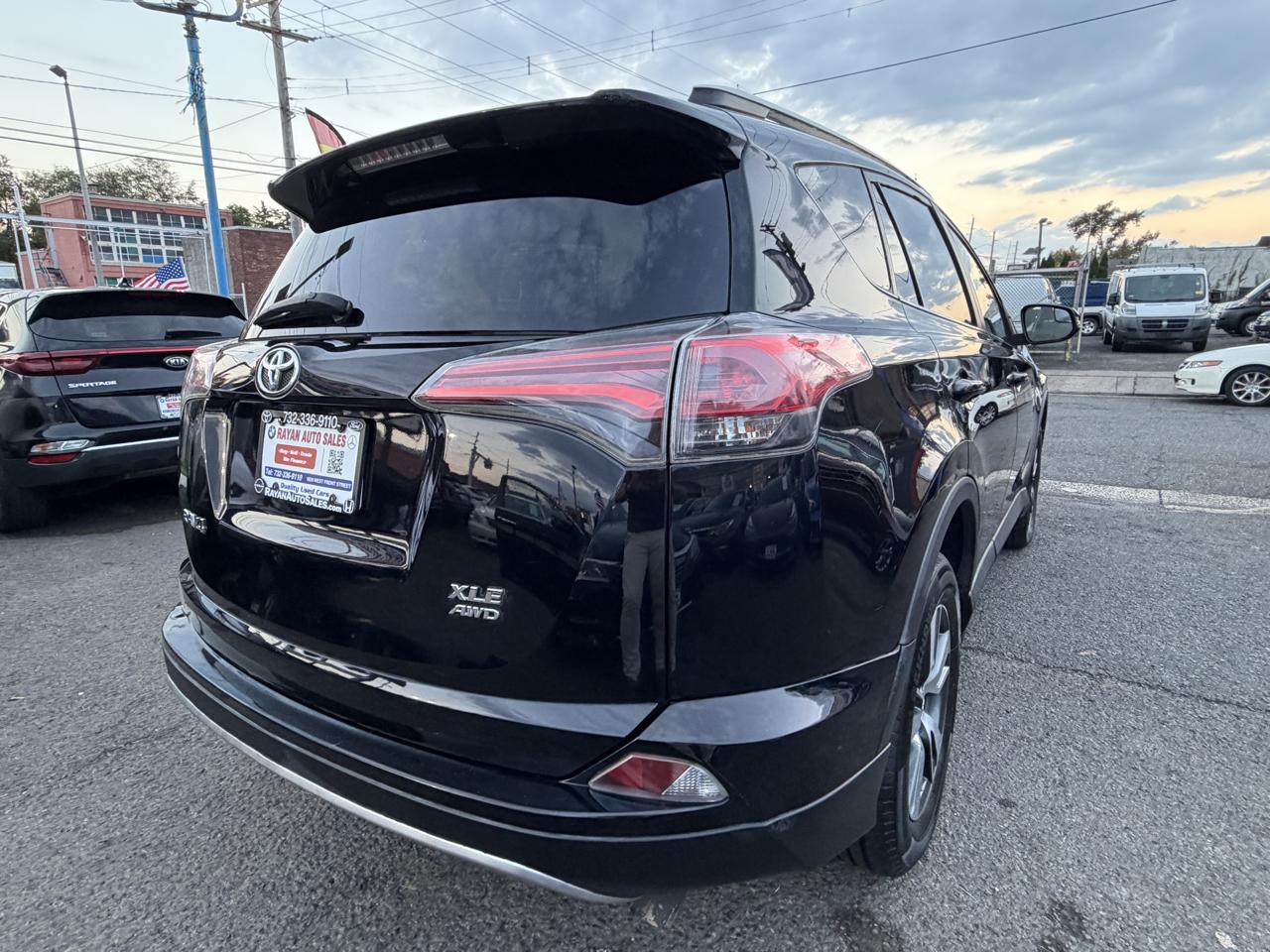 Toyota RAV4 XLE AWD 2016