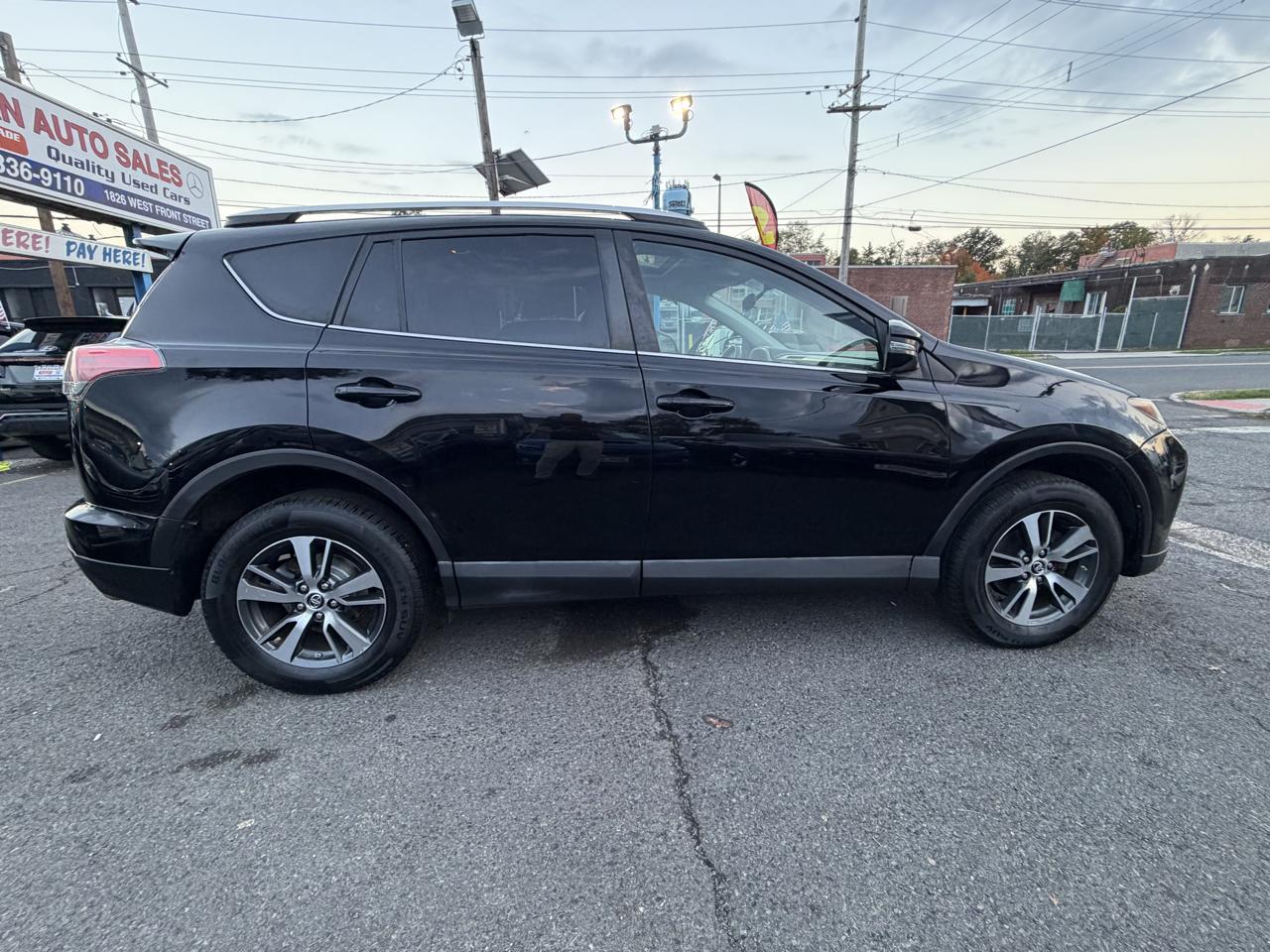 Toyota RAV4 XLE AWD 2016