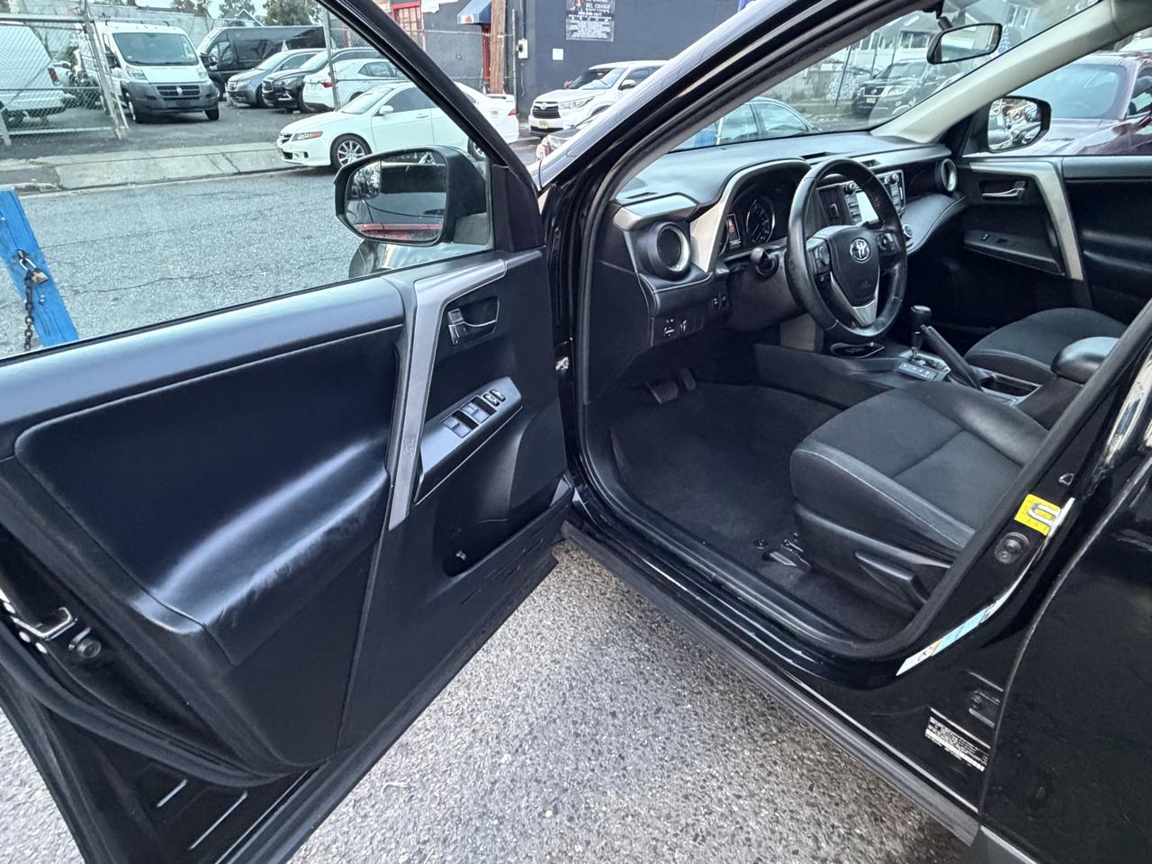 Toyota RAV4 XLE AWD 2016
