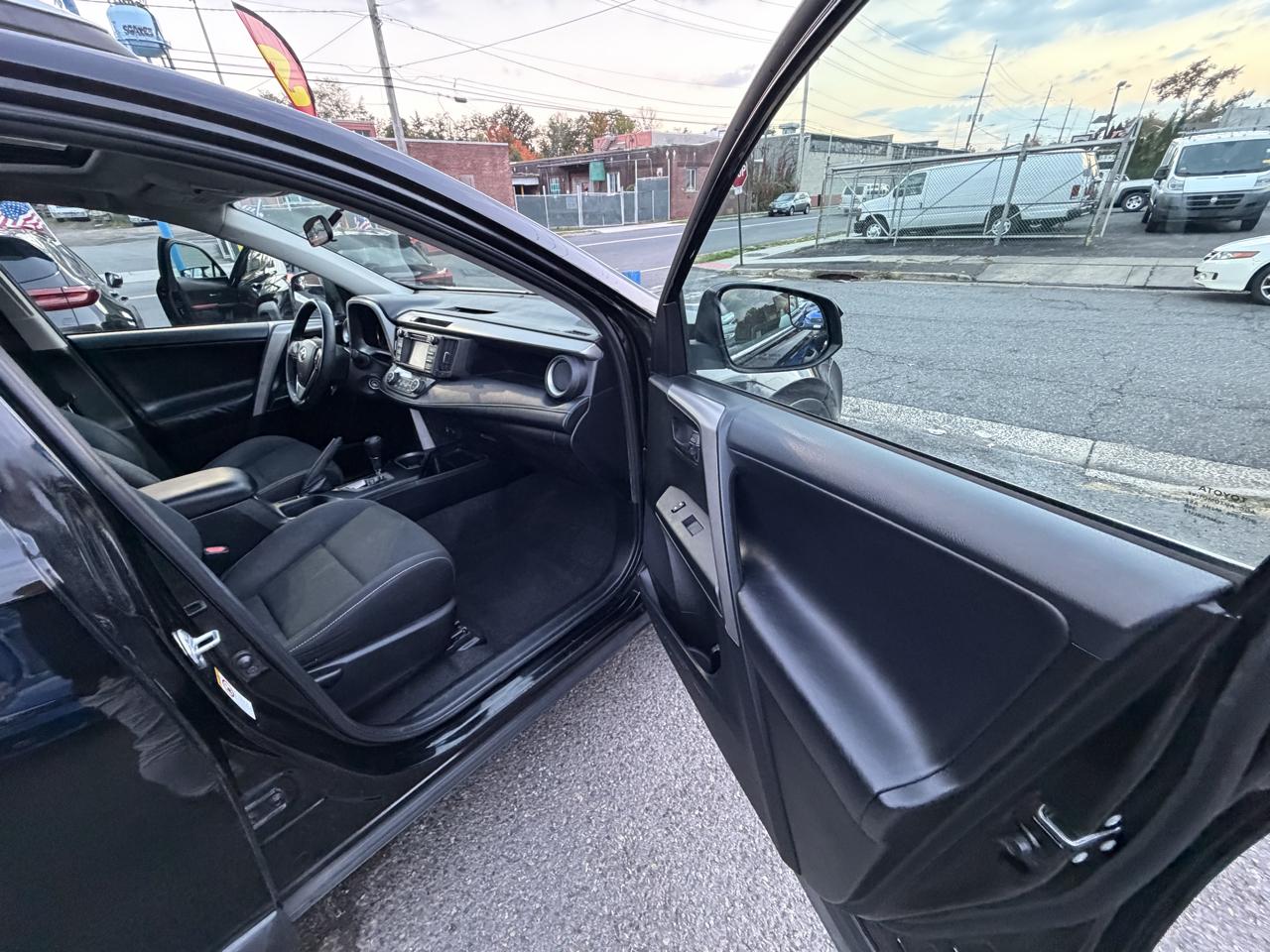 Toyota RAV4 XLE AWD 2016