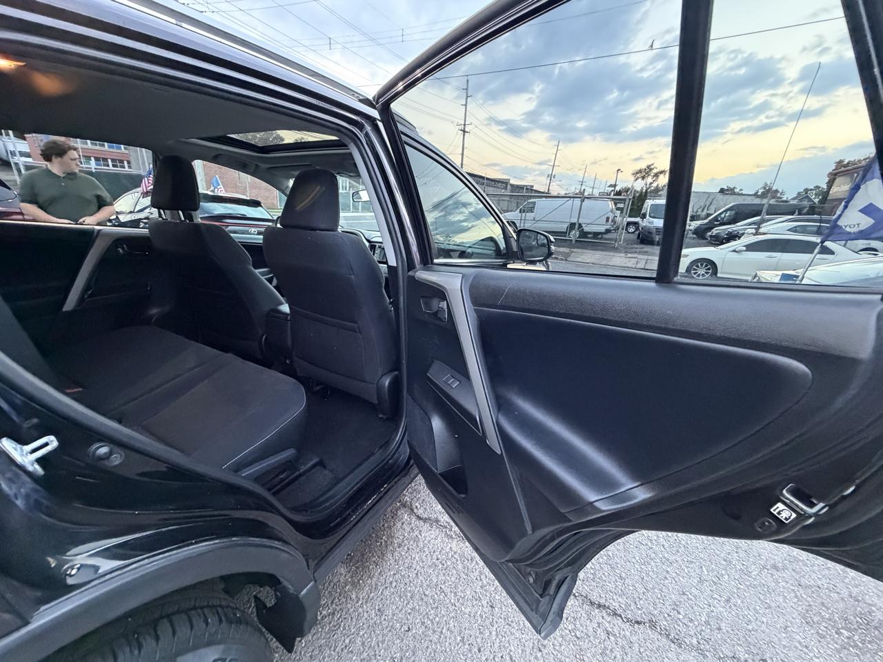 Toyota RAV4 XLE AWD 2016