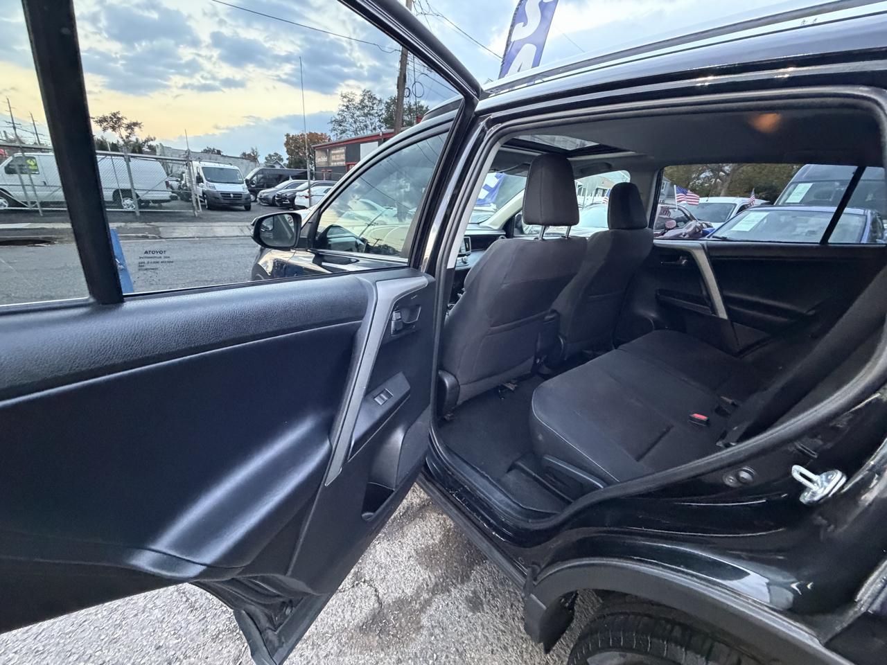 Toyota RAV4 XLE AWD 2016