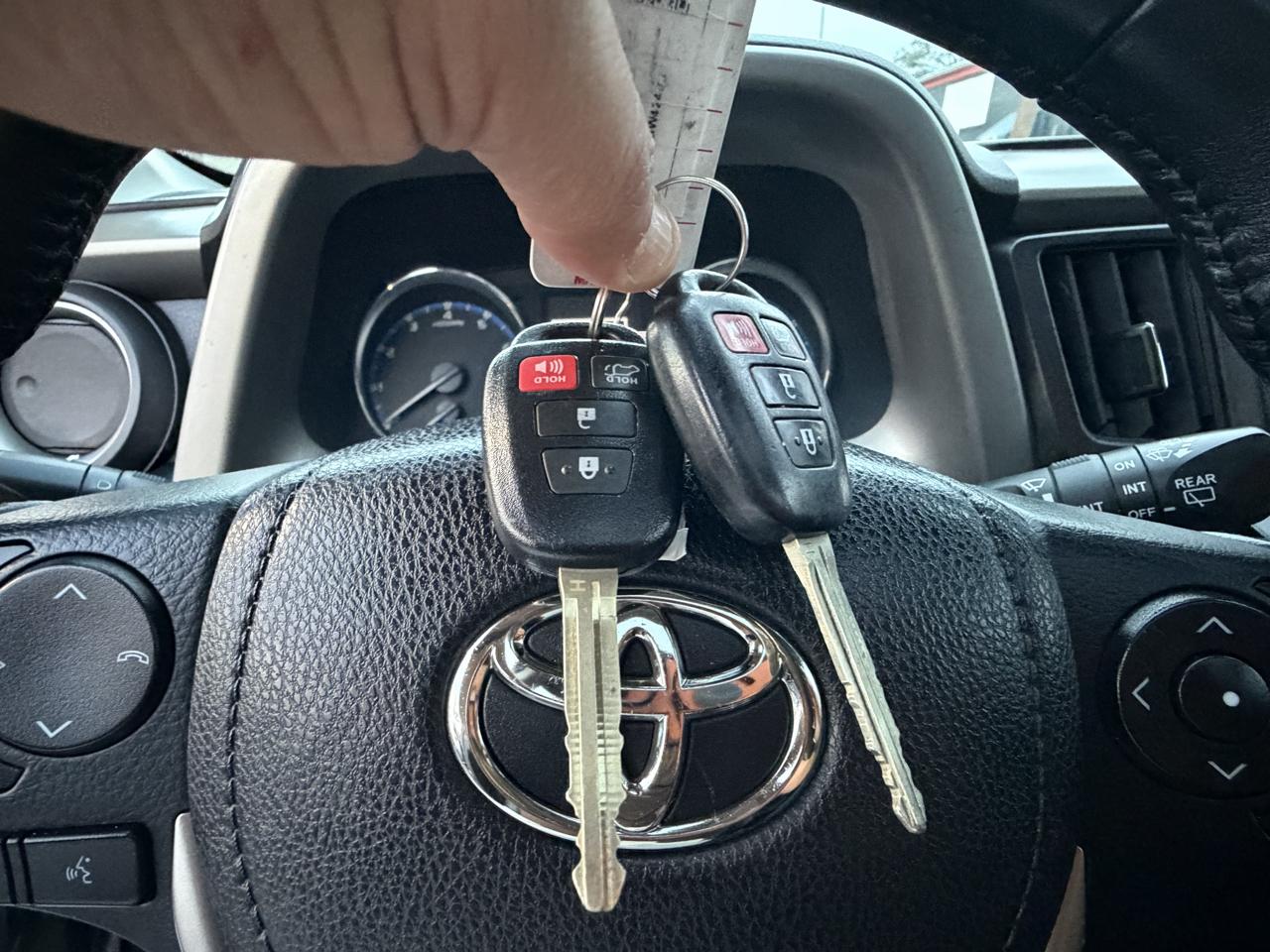 Toyota RAV4 XLE AWD 2016