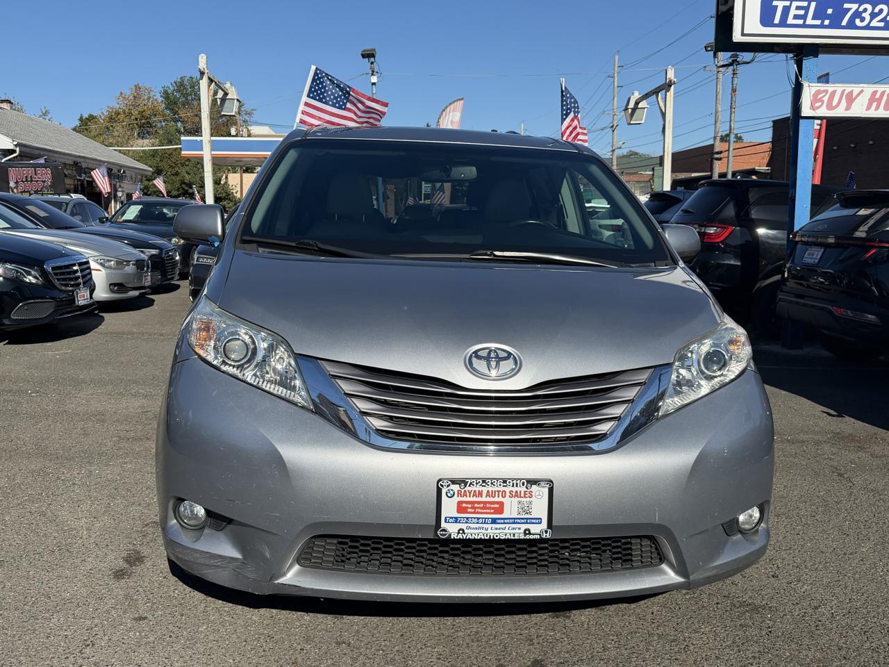 Toyota Sienna Limited Premium 7-Passenger 2017