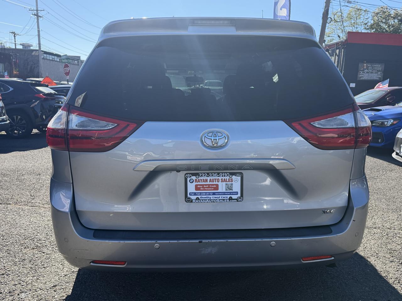 Toyota Sienna Limited Premium 7-Passenger 2017