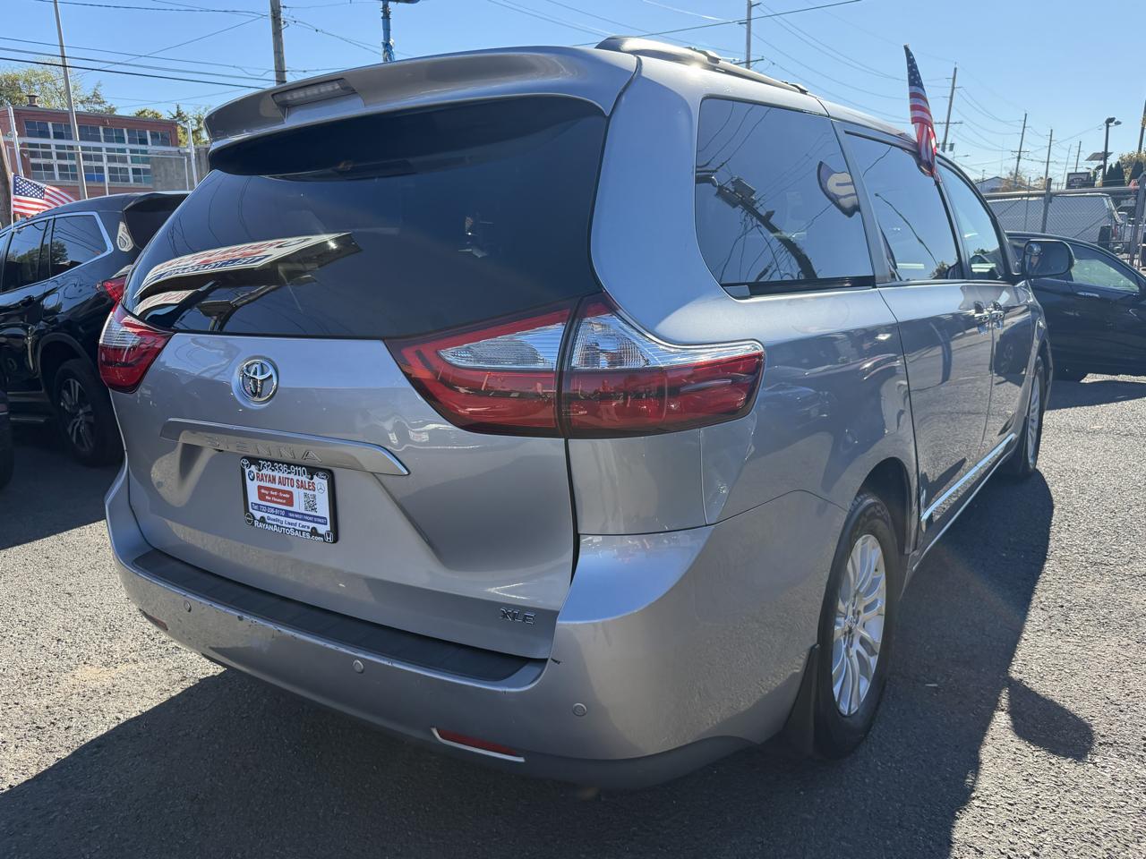 Toyota Sienna Limited Premium 7-Passenger 2017