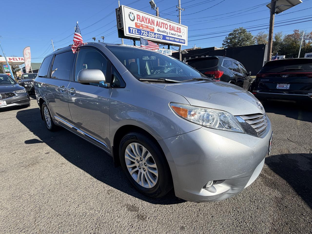 Toyota Sienna Limited Premium 7-Passenger 2017