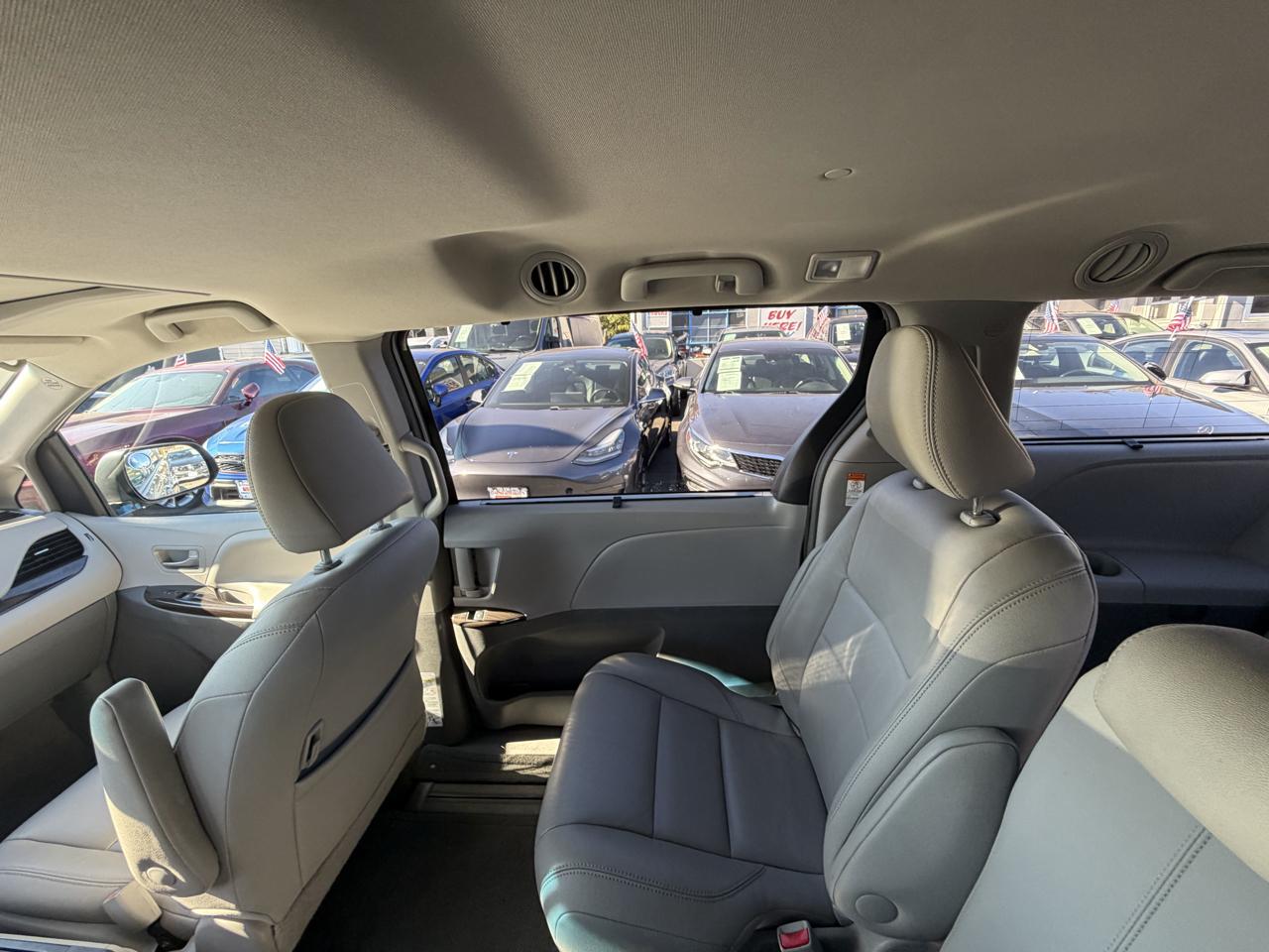 Toyota Sienna Limited Premium 7-Passenger 2017