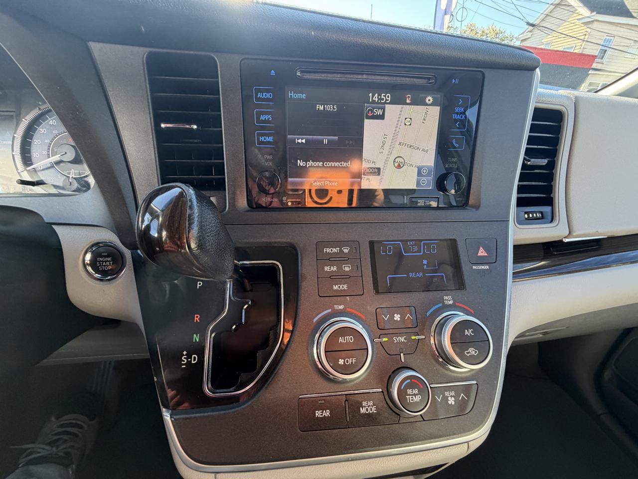 Toyota Sienna Limited Premium 7-Passenger 2017