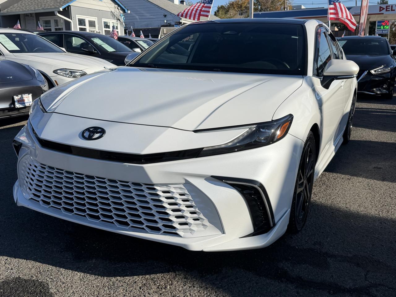 Toyota Camry Hybrid XSE CVT (Natl) 2025