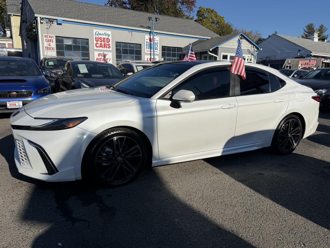 Toyota Camry Hybrid XSE CVT (Natl) 2025