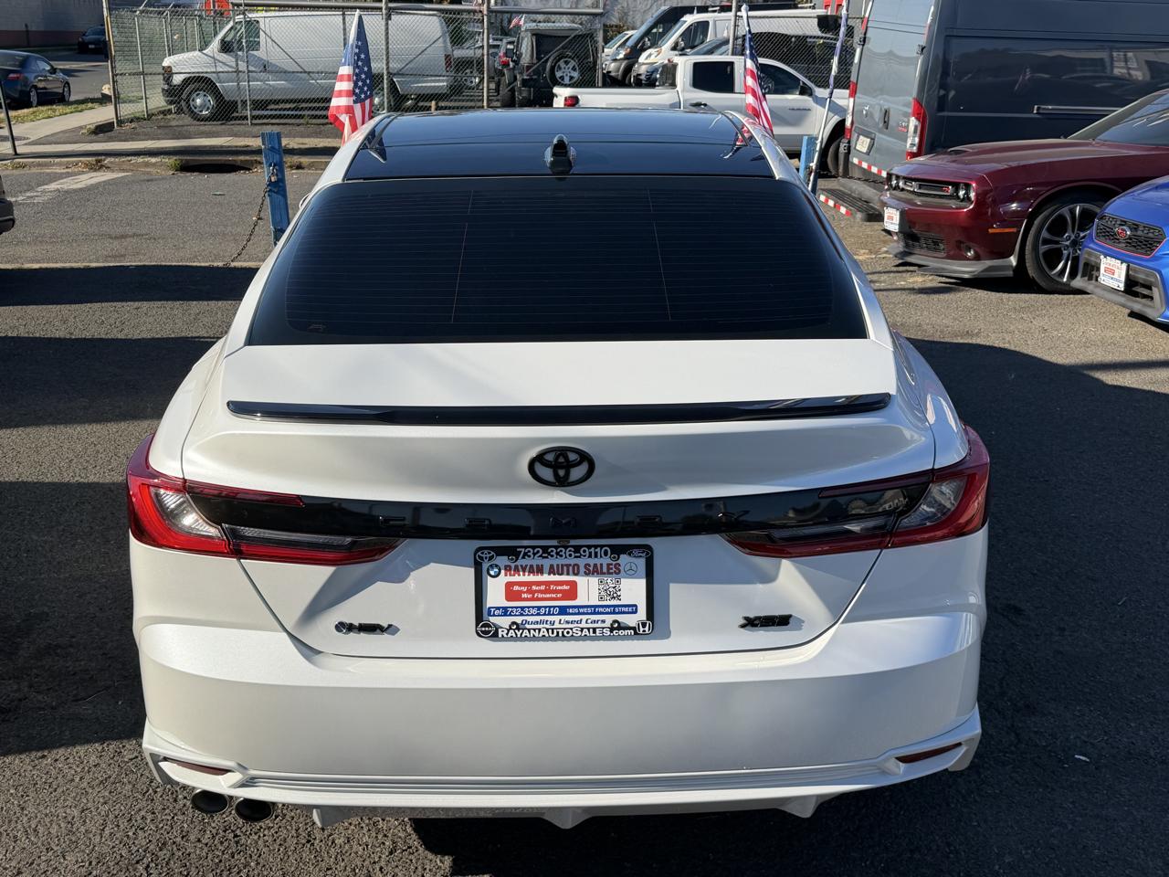 Toyota Camry Hybrid XSE CVT (Natl) 2025