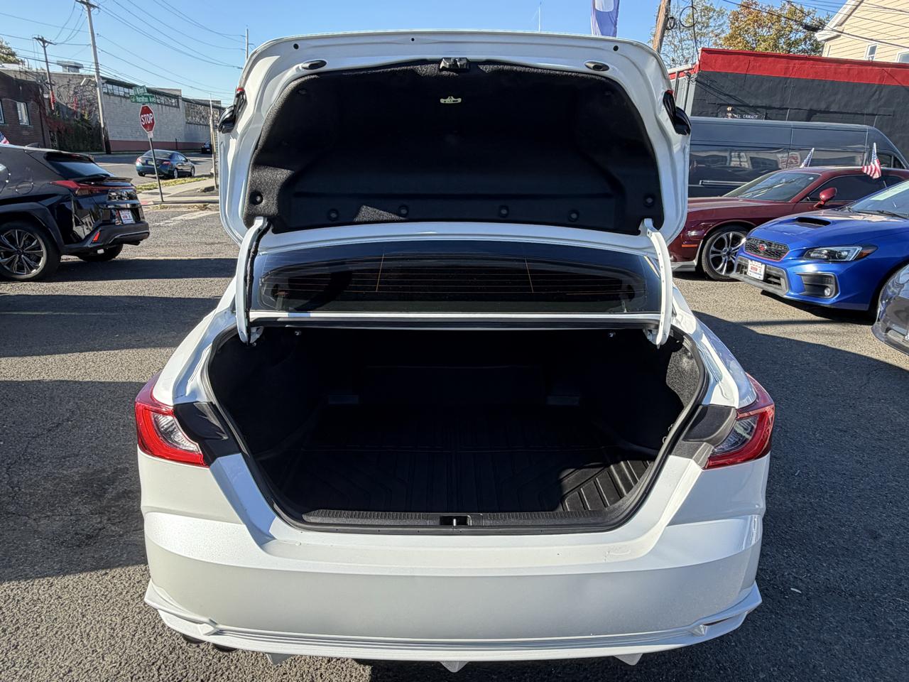 Toyota Camry Hybrid XSE CVT (Natl) 2025