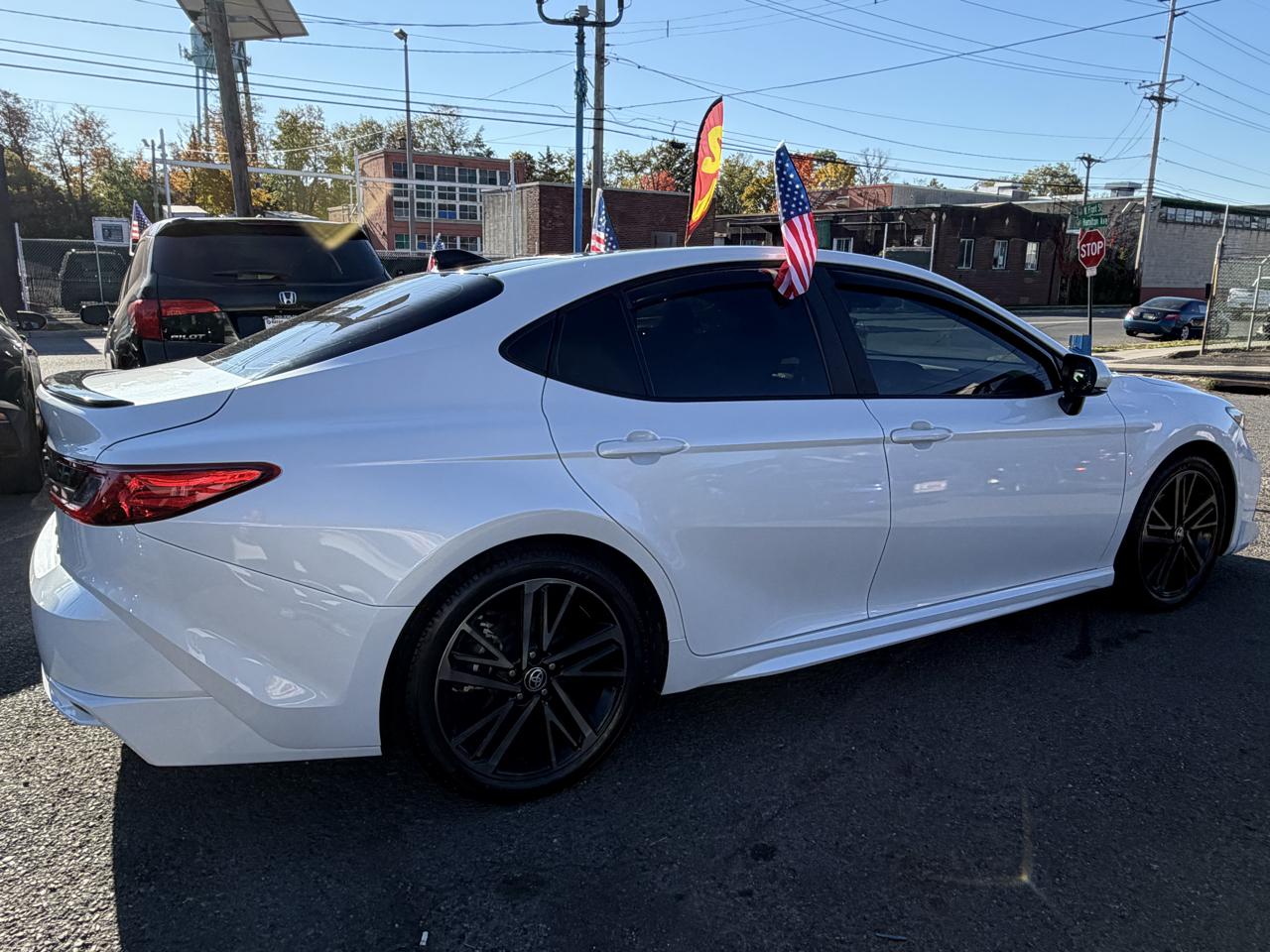 Toyota Camry Hybrid XSE CVT (Natl) 2025