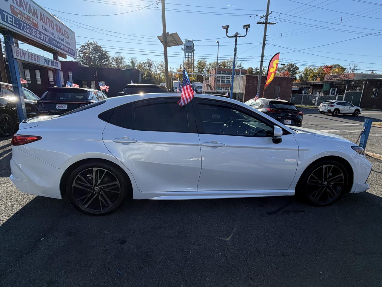 Toyota Camry Hybrid XSE CVT (Natl) 2025
