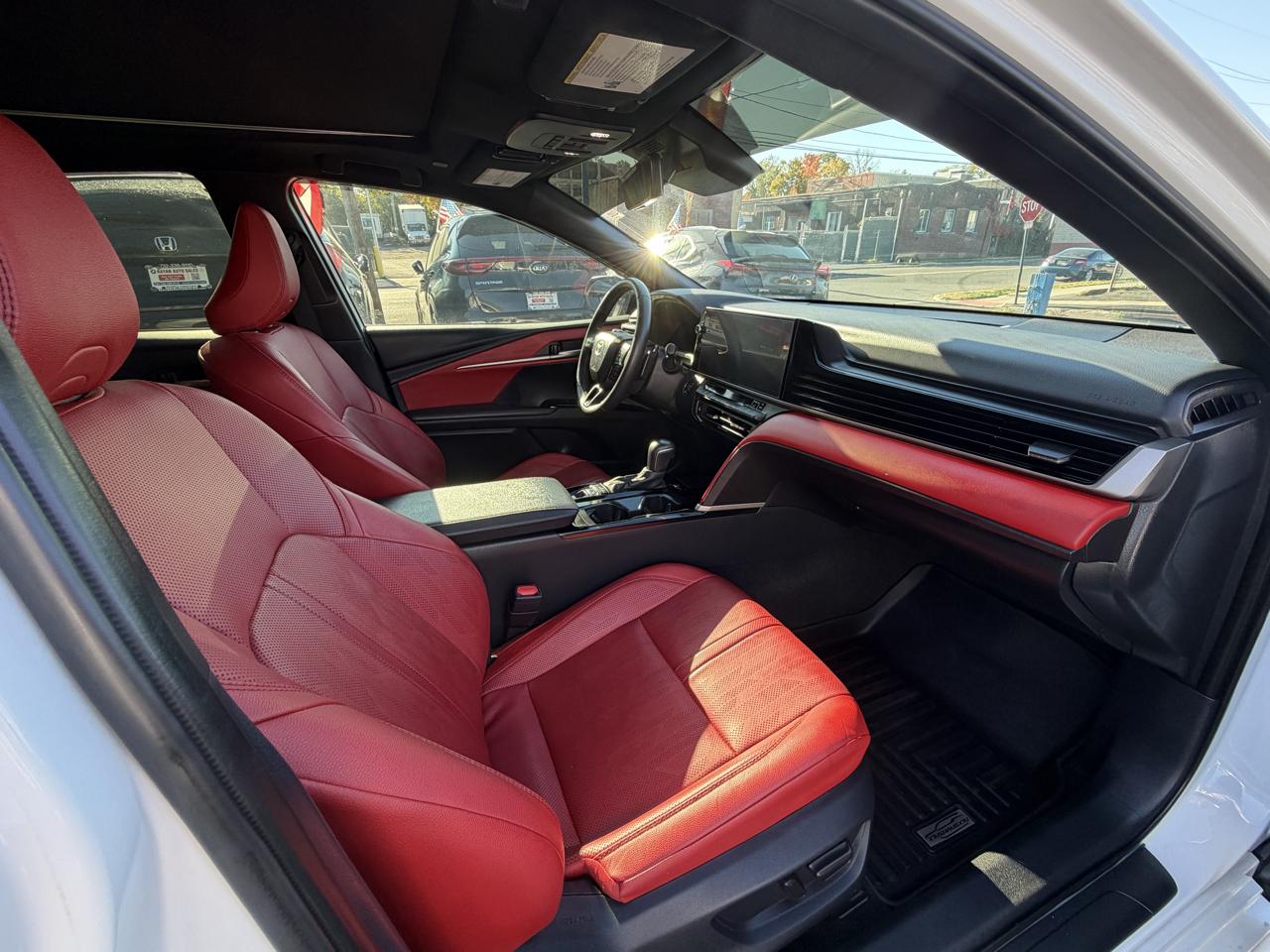 Toyota Camry Hybrid XSE CVT (Natl) 2025